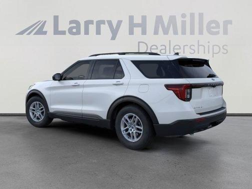 Space White Metallic 2026 Ford Explorer Active