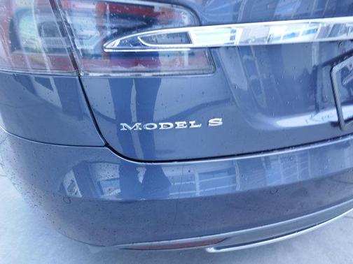 2016 Tesla Model S 70D