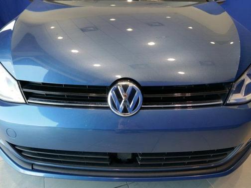 2017 Volkswagen Golf TSI Wolfsburg Edition 4-Door