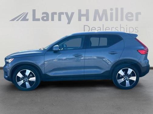 2020 Volvo XC40 T4 Momentum