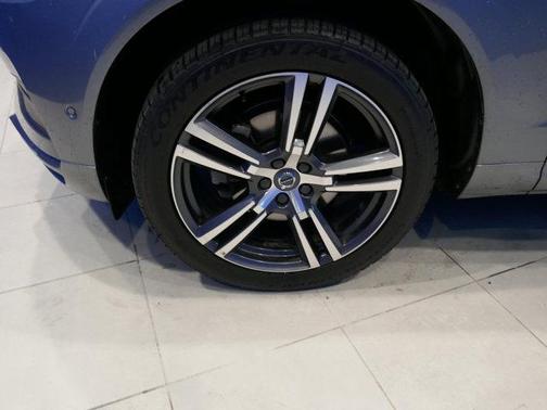 2019 Volvo XC60 T5 Momentum