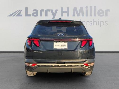 2023 Hyundai TUCSON SE