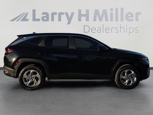 2023 Hyundai TUCSON SE