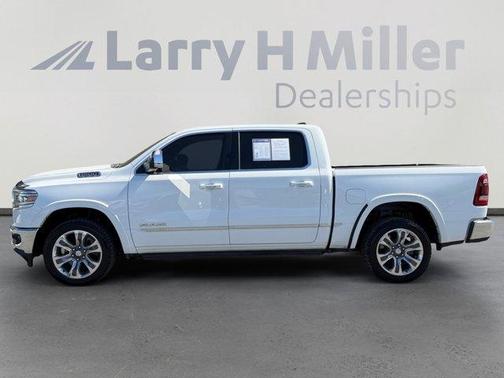 Bright White Clearcoat 2022 RAM 1500 Limited