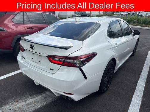 Ice Cap 2023 Toyota Camry SE