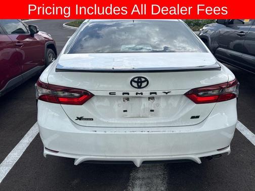Ice Cap 2023 Toyota Camry SE