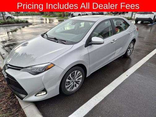 Classic Silver Metallic 2018 Toyota Corolla XLE