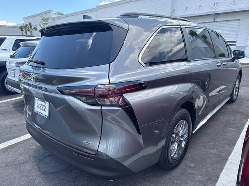 Heavy Metallic 2026 Toyota Sienna XLE