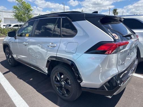 Silver Sky Metallic w/Midnight Black Roof 2020 Toyota RAV4 Hybrid SE