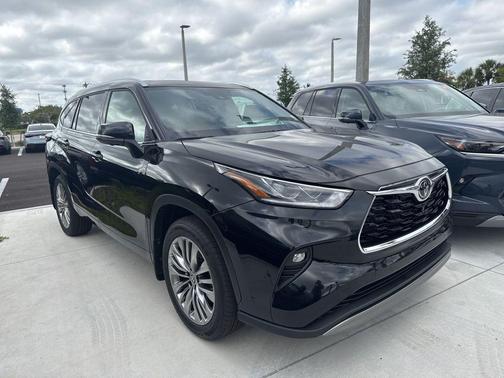 Midnight Black 2026 Toyota Highlander Platinum