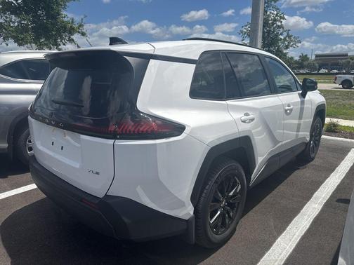 Ice 2026 Toyota RAV4 XLE Premium