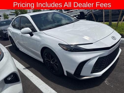 Ice Cap 2025 Toyota Camry SE