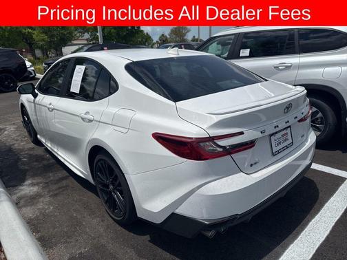 Ice Cap 2025 Toyota Camry SE