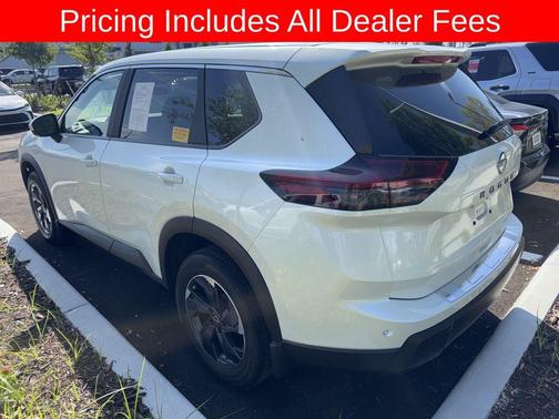Everest White Pearl 2025 Nissan Rogue SV