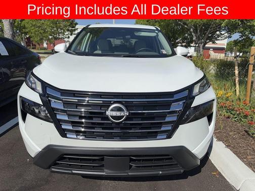 Everest White Pearl 2025 Nissan Rogue SV