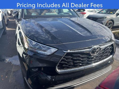 Midnight Black 2026 Toyota Highlander Platinum