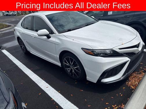 Ice Cap 2024 Toyota Camry SE