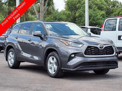 Magnetic Gray Metallic 2024 Toyota Highlander LE