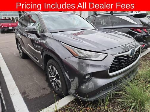 Magnetic Gray Metallic 2020 Toyota Highlander Hybrid XLE