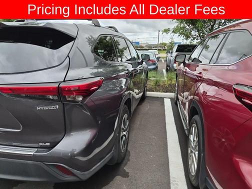 Magnetic Gray Metallic 2020 Toyota Highlander Hybrid XLE