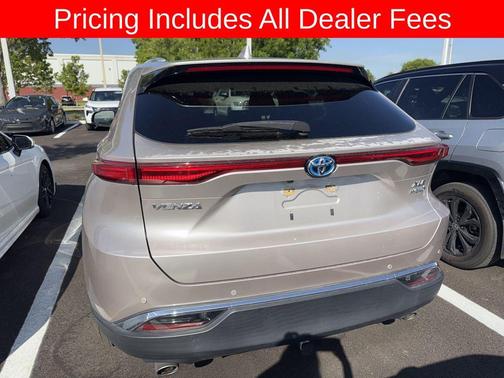 Titanium Glow 2021 Toyota Venza XLE