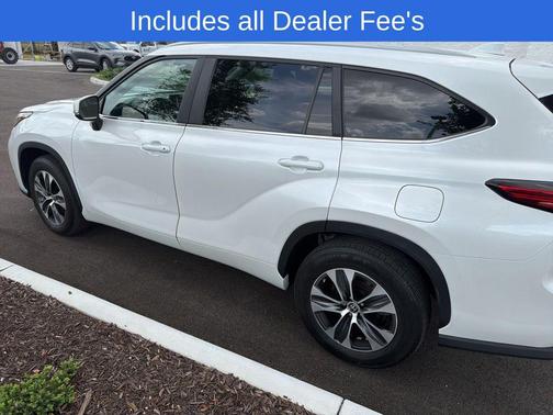 Wind Chill Pearl 2023 Toyota Highlander XLE