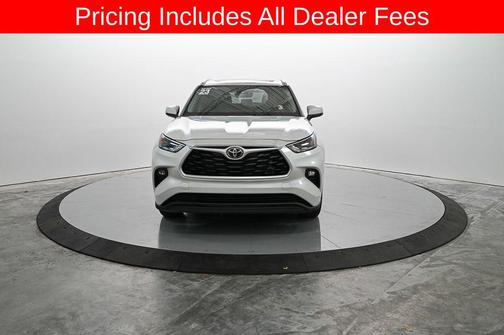 Wind Chill Pearl 2023 Toyota Highlander XLE
