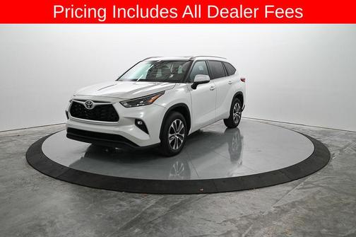 Wind Chill Pearl 2023 Toyota Highlander XLE