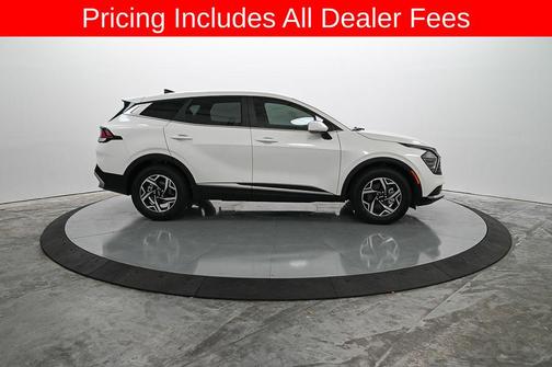 Snow White Pearl 2024 Kia Sportage LX