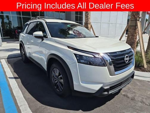 Pearl White Tricoat 2024 Nissan Pathfinder SV FWD