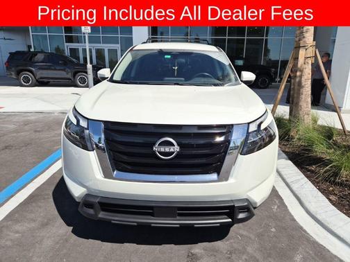 Pearl White Tricoat 2024 Nissan Pathfinder SV FWD