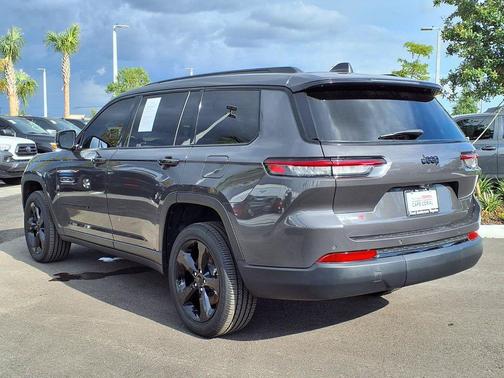 Baltic Gray Metallic Clearcoat 2025 Jeep Grand Cherokee L Altitude