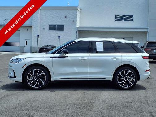Pristine White Metallic Tri-Coat 2024 Lincoln Corsair Grand Touring