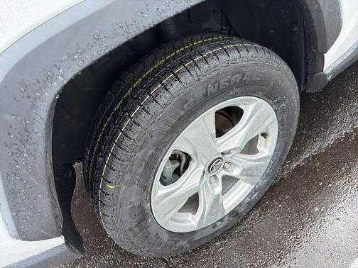 Super White 2020 Toyota RAV4 XLE