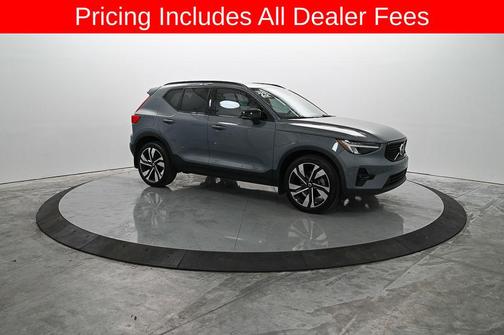 Thunder Grey Metallic 2023 Volvo XC40 B4 Plus Dark Theme