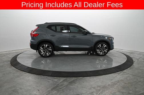 Thunder Grey Metallic 2023 Volvo XC40 B4 Plus Dark Theme
