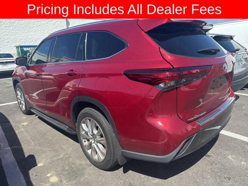 Ruby Flare Pearl 2022 Toyota Highlander Limited