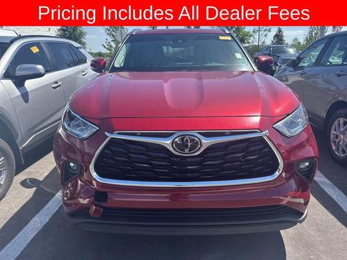 Ruby Flare Pearl 2022 Toyota Highlander Limited