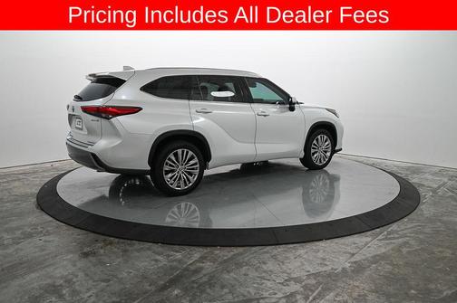 Wind Chill Pearl 2023 Toyota Highlander Hybrid Platinum