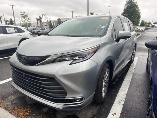 Celestial Silver Metallic 2022 Toyota Sienna Platinum
