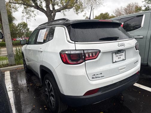 Bright White Clearcoat 2023 Jeep Compass Limited