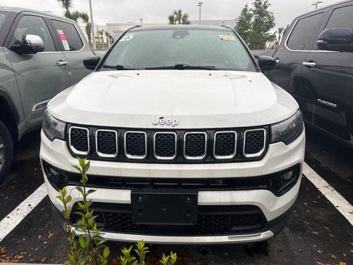 Bright White Clearcoat 2023 Jeep Compass Limited
