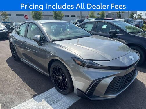 Heavy Metallic 2026 Toyota Camry SE