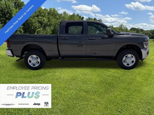 2025 RAM 2500 Tradesman Crew Cab 4x4 6'4' Box