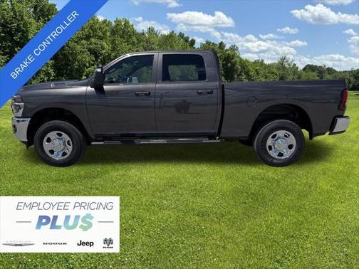 2025 RAM 2500 Tradesman Crew Cab 4x4 6'4' Box