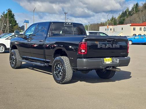 2026 RAM 2500 Tradesman Crew Cab 4x4 6'4' Box