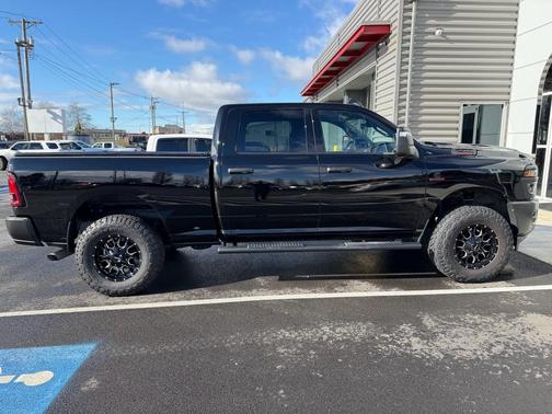 2026 RAM 2500 Tradesman Crew Cab 4x4 6'4' Box