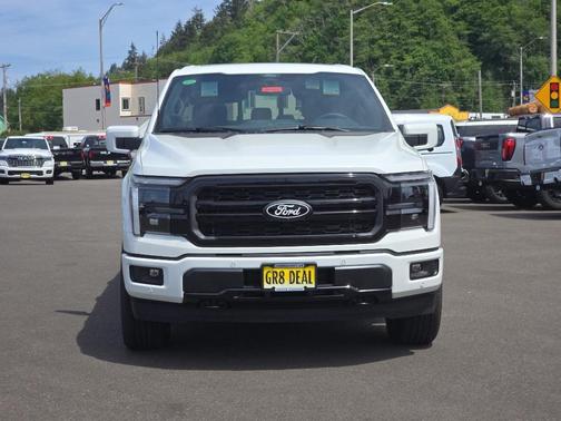 Star White Metallic Tri-Coat 2026 Ford F-150 Lariat