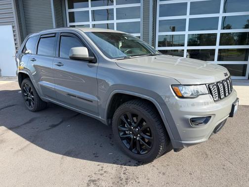 Sting-Gray Clearcoat 2021 Jeep Grand Cherokee Laredo