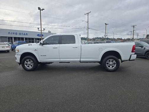 2022 RAM 3500 Laramie Crew Cab 4x4 8' Box